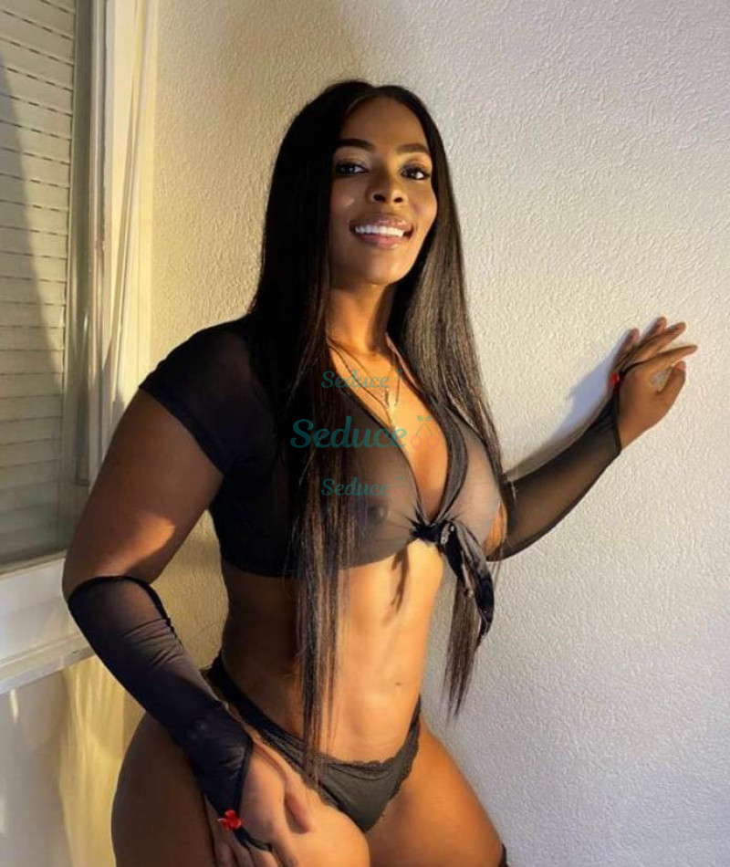 Photo escort girl Nahomi: the best escort service