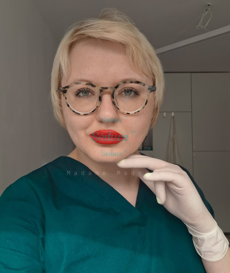 Photo escort girl Madame Madomme: the best escort service