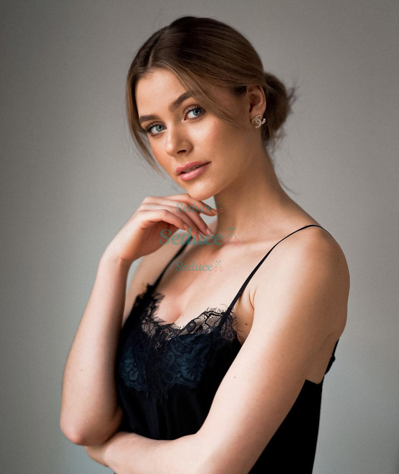 Photo escort girl Emilia Sole: the best escort service