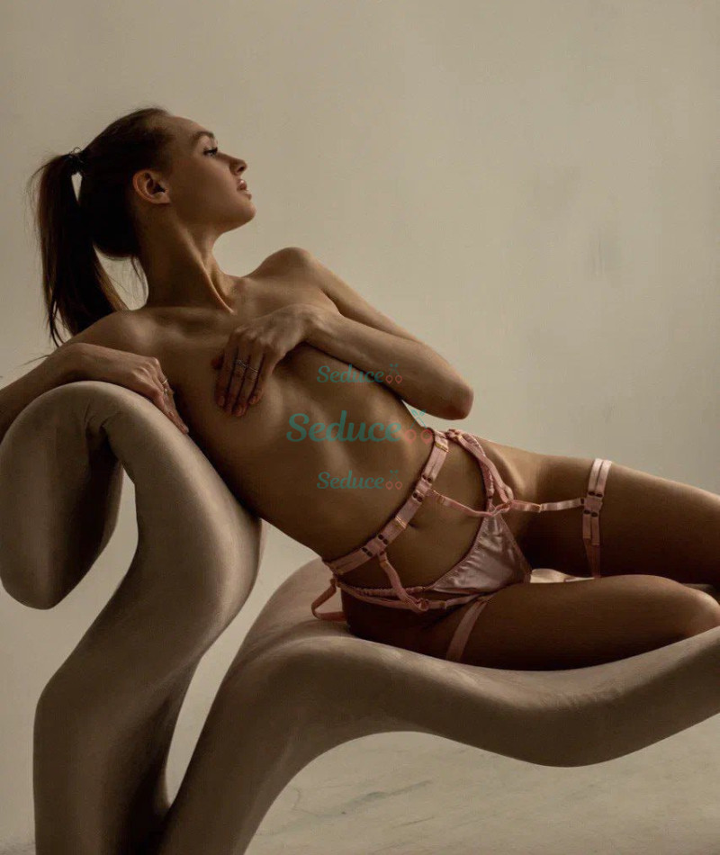 Photo escort girl Ayana: the best escort service