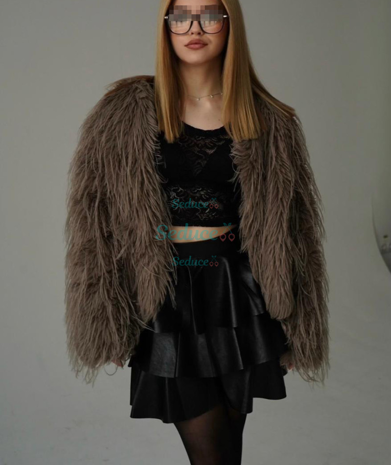Photo escort girl Karoline: the best escort service