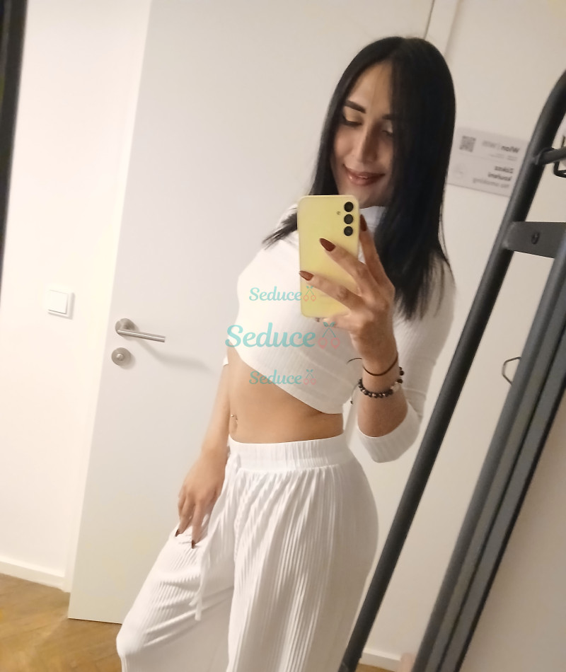 Photo escort girl Elisa01: the best escort service