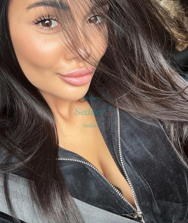 Photo escort girl JULIA: the best escort service
