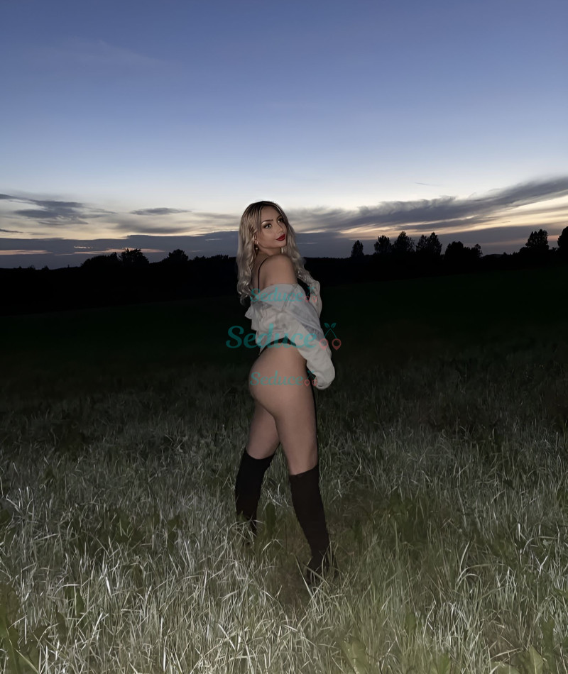 Photo escort girl melek: the best escort service