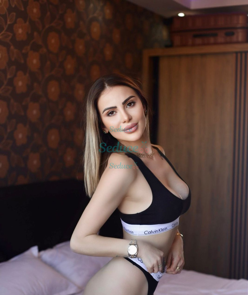 Photo escort girl Mia: the best escort service