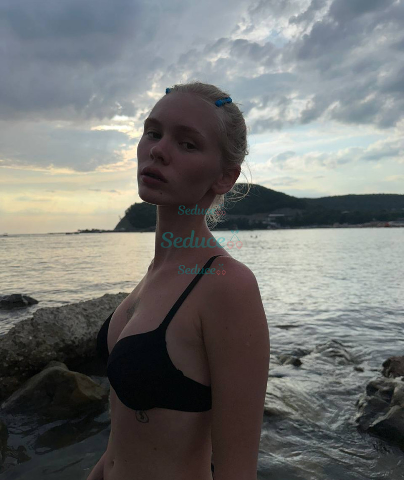 Photo escort girl Mashka: the best escort service