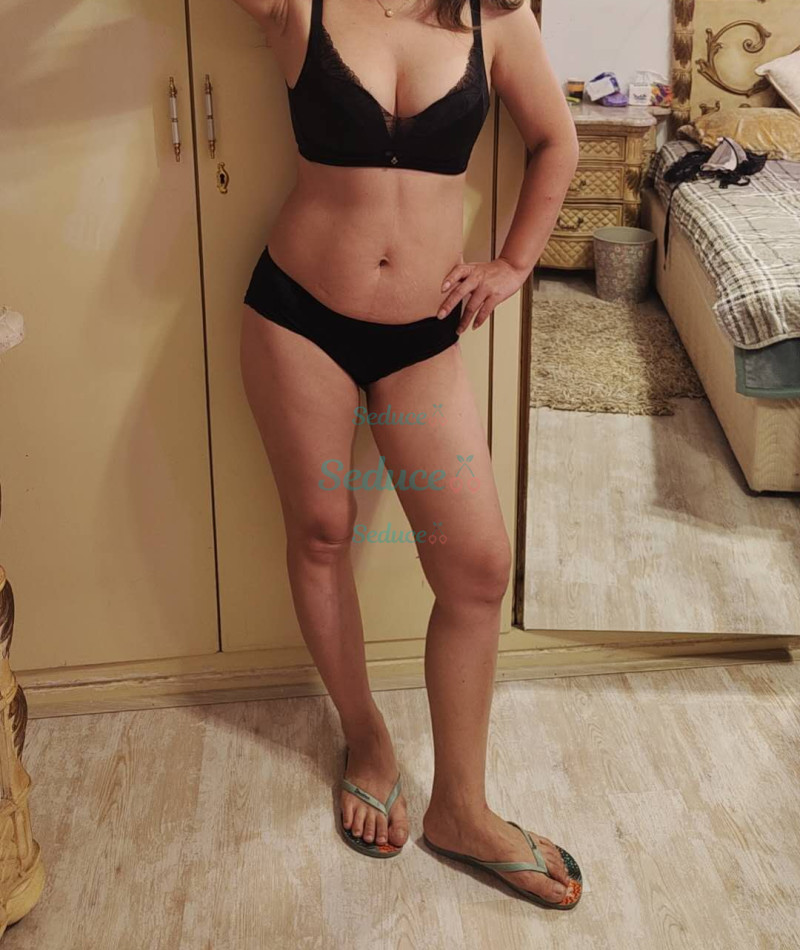 Photo escort girl linxi: the best escort service