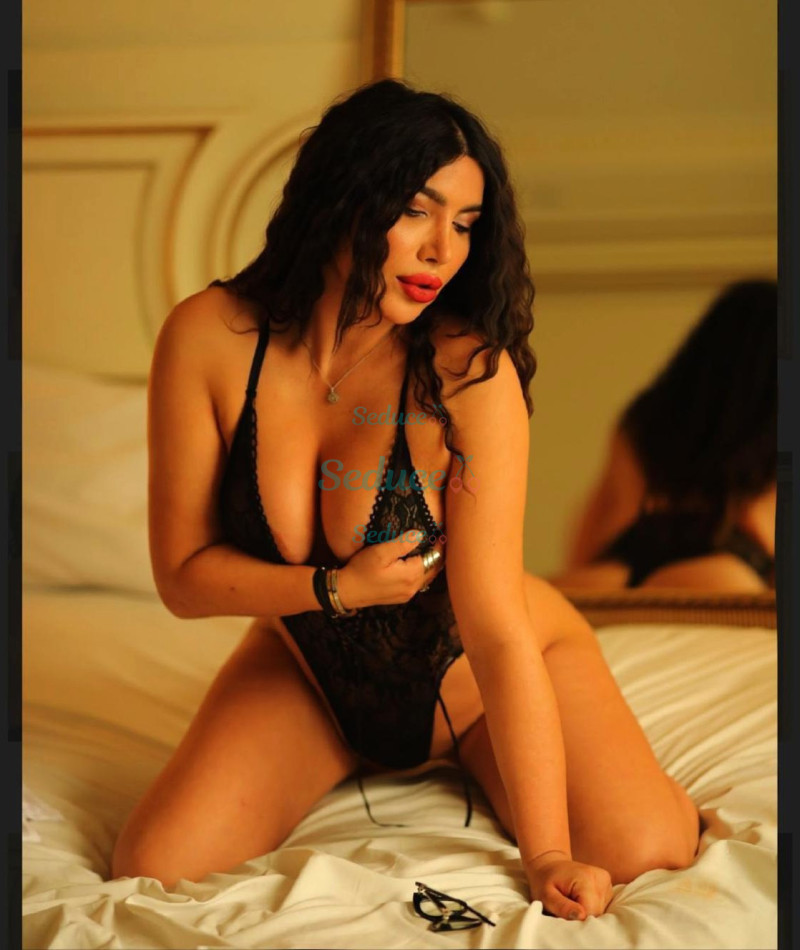 Photo escort girl Liora: the best escort service
