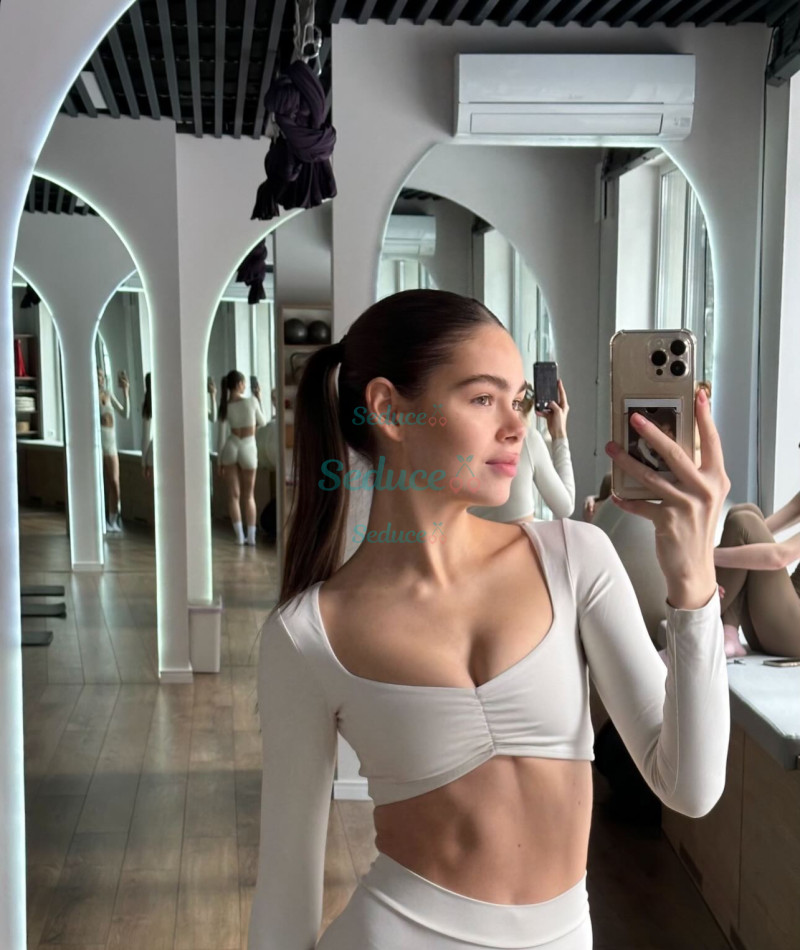 Photo escort girl ALMINA: the best escort service
