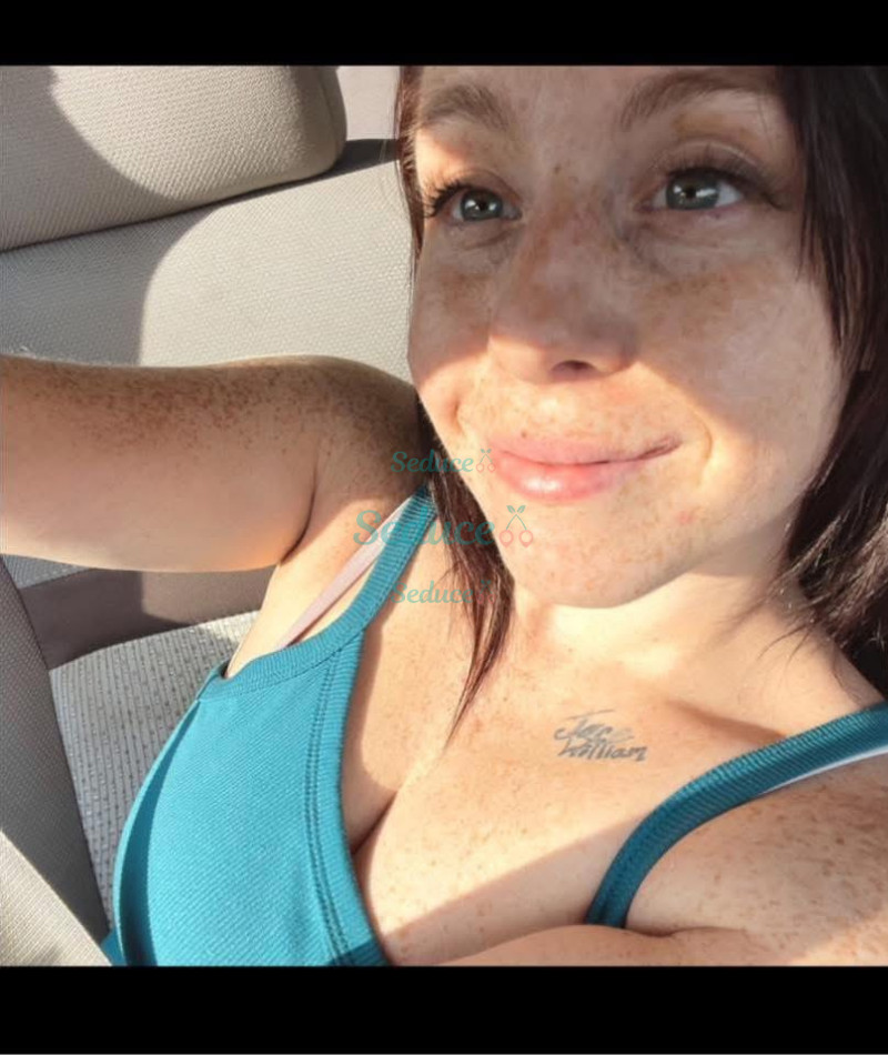 Photo escort girl SimplyChaotixx: the best escort service