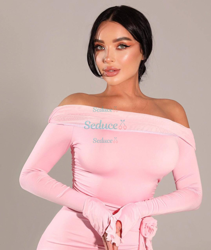 Photo escort girl Mouna: the best escort service