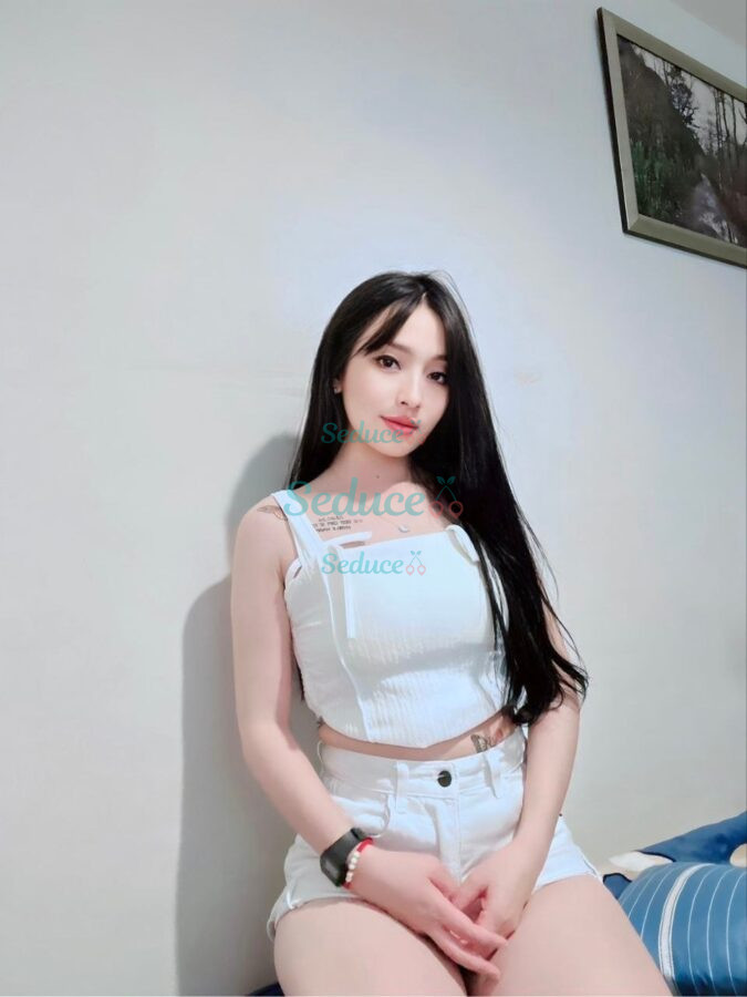 Photo escort girl Meena: the best escort service